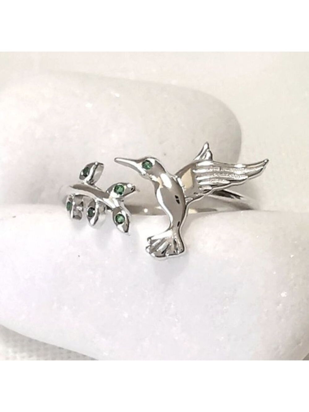 Genuine Emerald gemstone hummingbird ring in Sterling Silver size 6 🆕